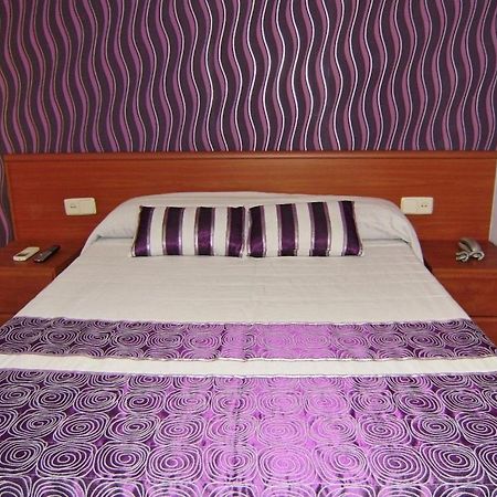 Hostal Miguel Angel Мадрид Экстерьер фото