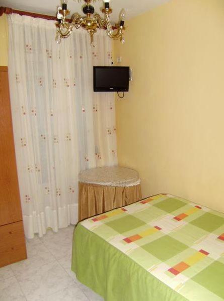 Hostal Miguel Angel Мадрид Экстерьер фото
