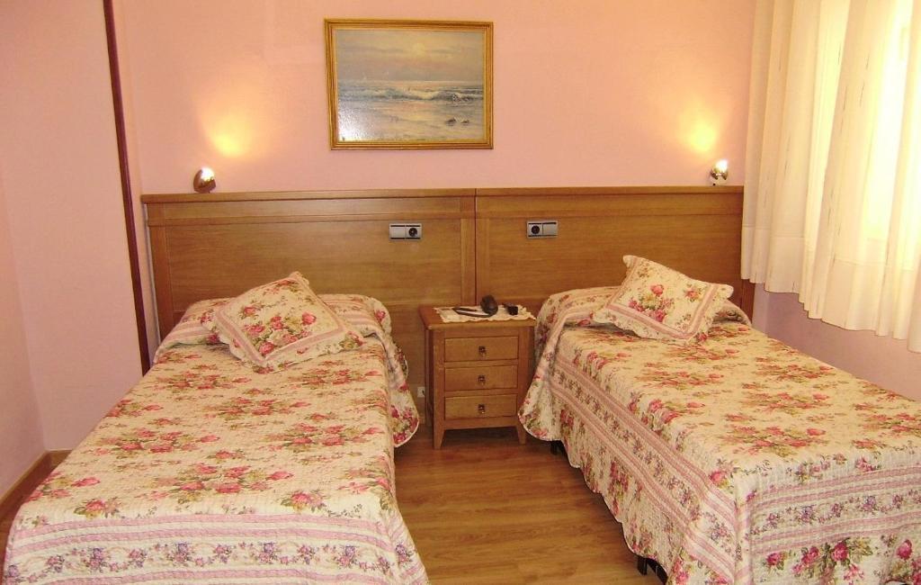 Hostal Miguel Angel Мадрид Номер фото