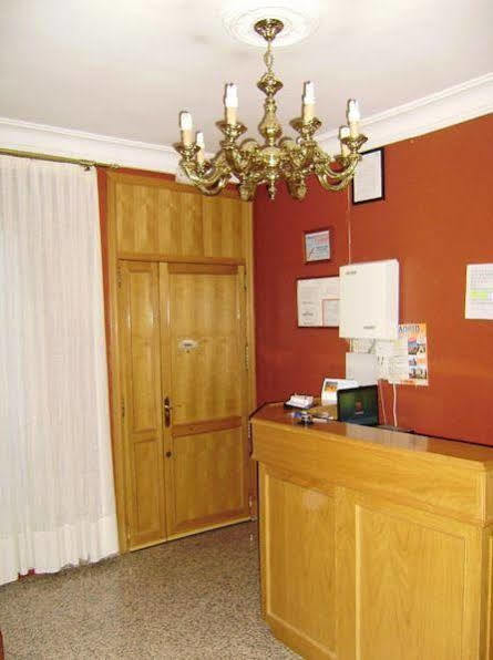 Hostal Miguel Angel Мадрид Экстерьер фото